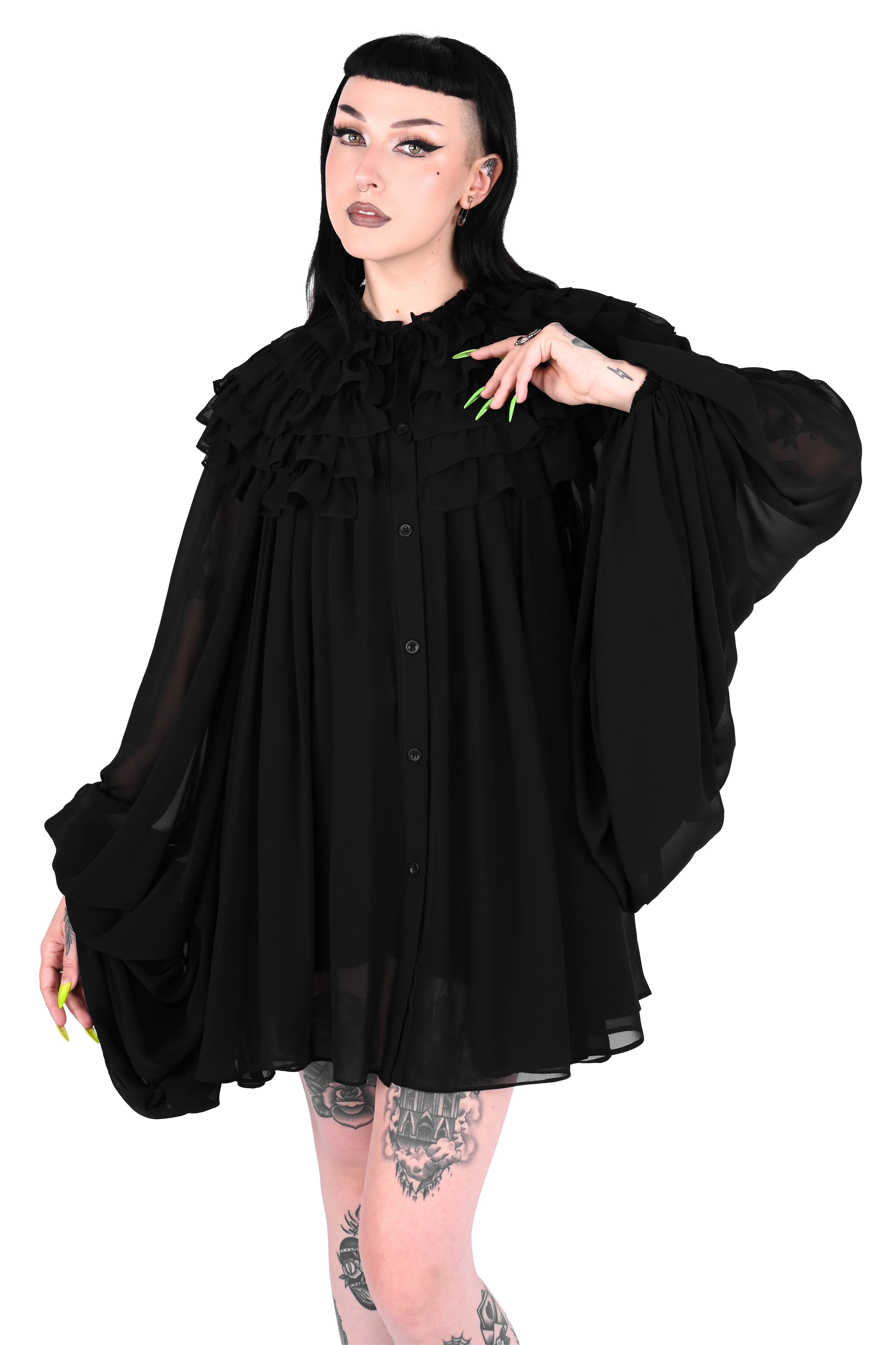 detachable black ruffle collar